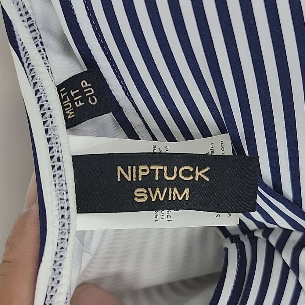 NWT. Nip tuck one piece swimsuit size 6 - Picture 14 of 15
